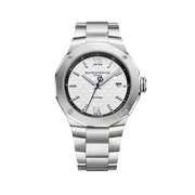 Quadrante bianco con decoro a onde e rehaut nero, numeri romani e indici rivettati rodiati rivestiti di Superluminova bianco dell'orologio Baume & Mercier Riviera 10829